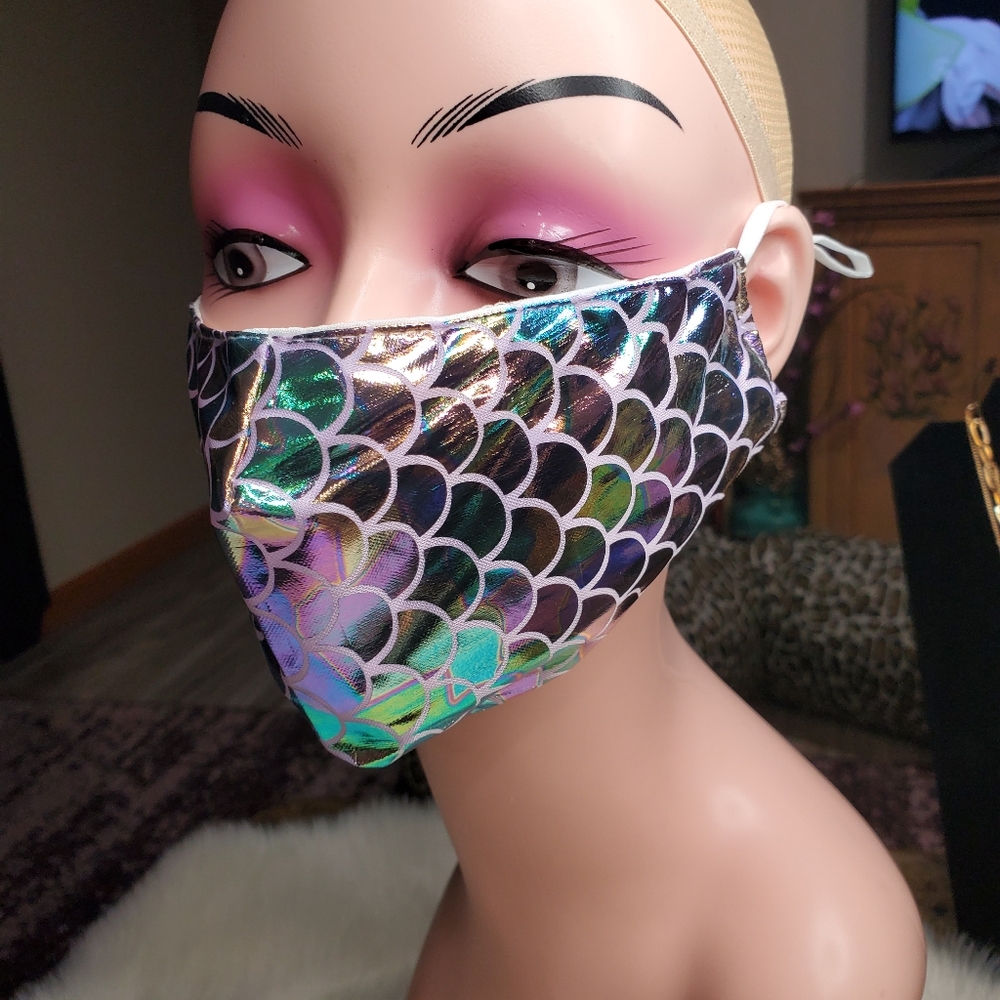 Irredecent scale style mask new